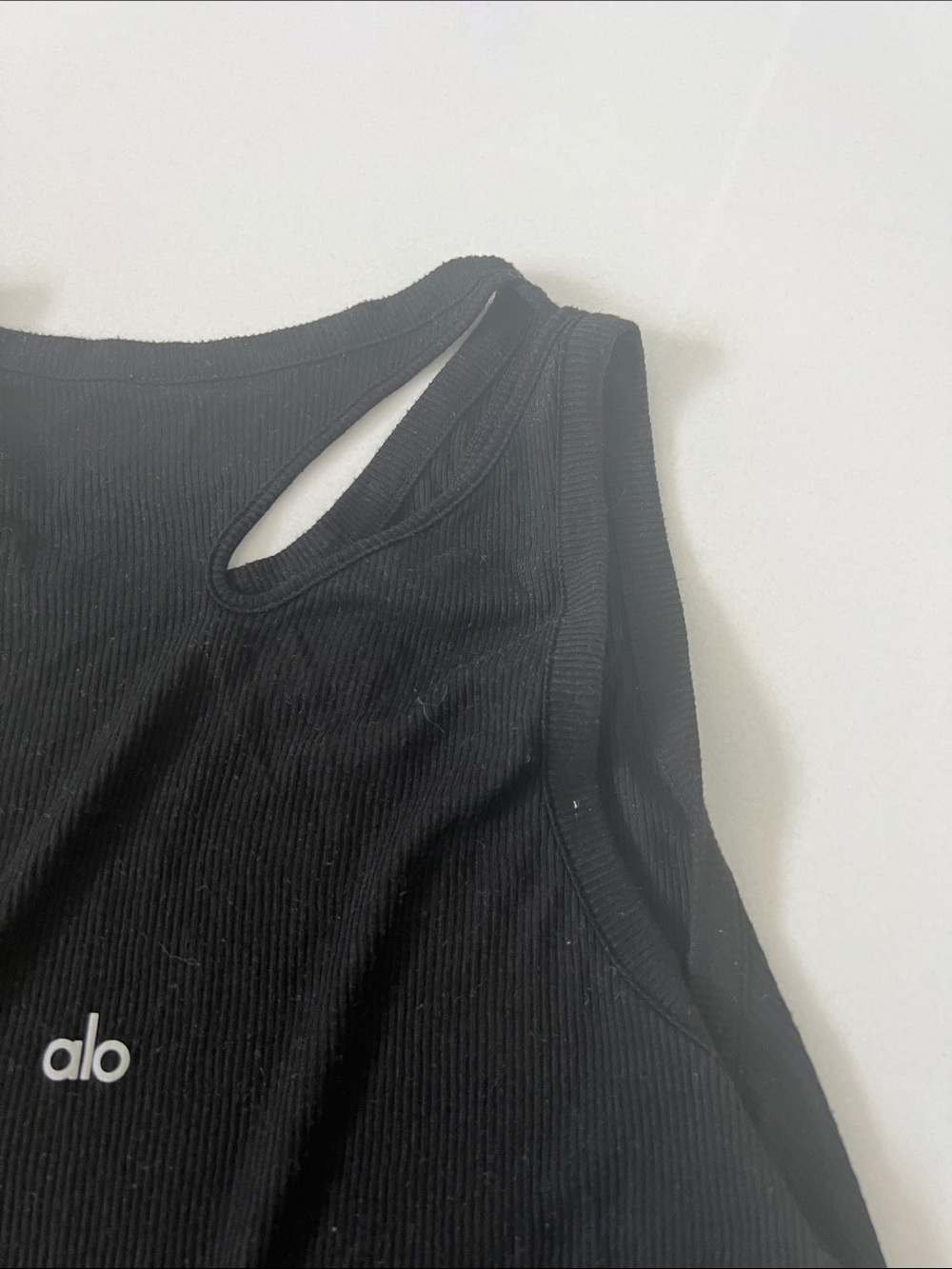 Alo Black Ribbed Lululemon Beige Crewneck Tee Bundle - Picture 5 of 8